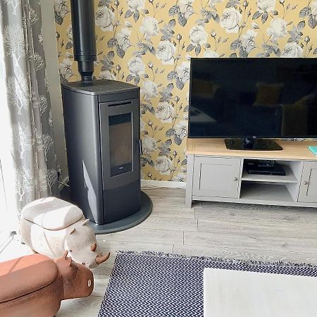 'That One' Our Cotswold Lakeside Lodge Cirencester Zewnętrze zdjęcie