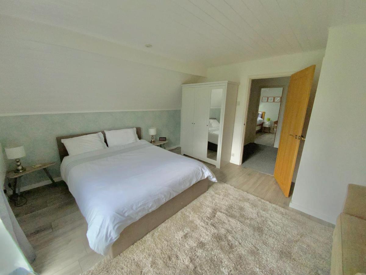 'That One' Our Cotswold Lakeside Lodge Cirencester Zewnętrze zdjęcie