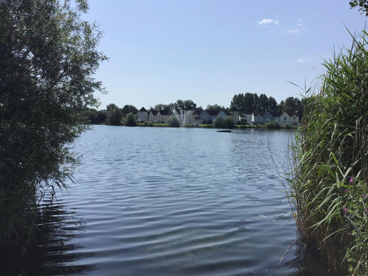 'That One' Our Cotswold Lakeside Lodge Cirencester Zewnętrze zdjęcie