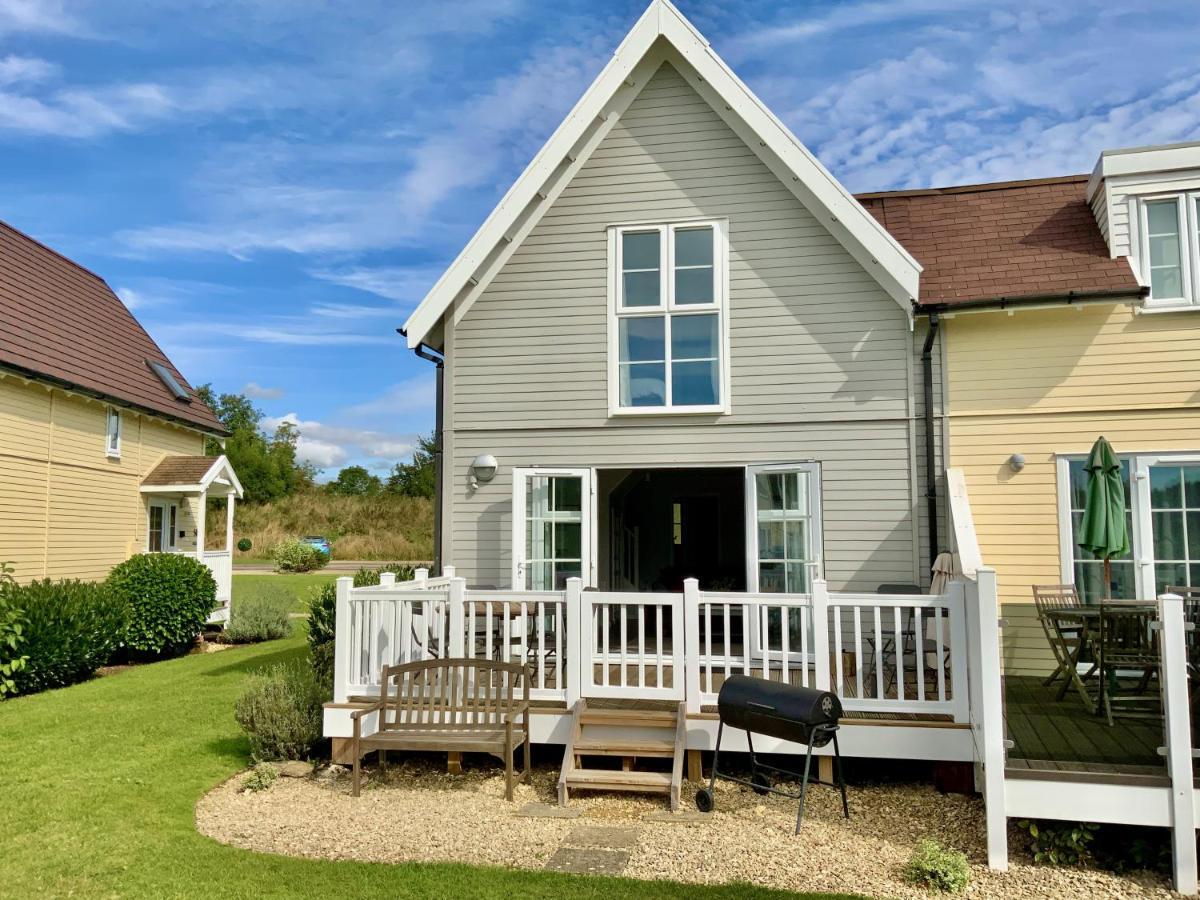 'That One' Our Cotswold Lakeside Lodge Cirencester Zewnętrze zdjęcie